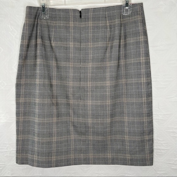 Talbots Plaid Wrap Skirt . Size 6 - Picture 3 of 7